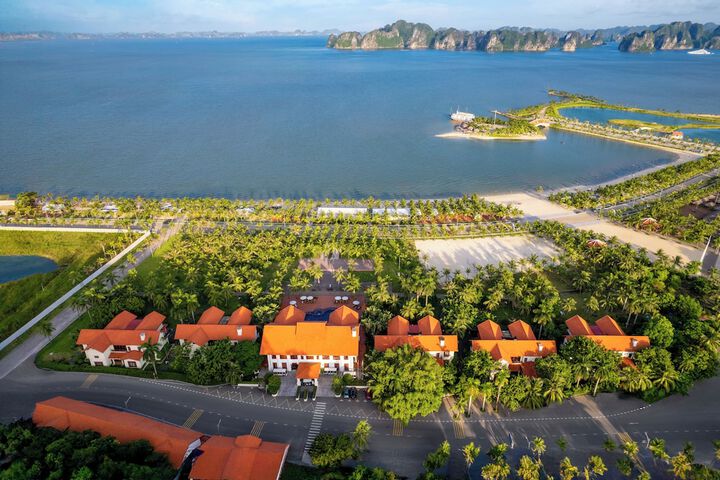 Exterior of Tuan Chau Resort Ha Long