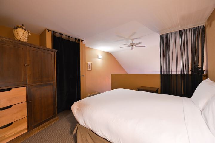 Room 12 of 42