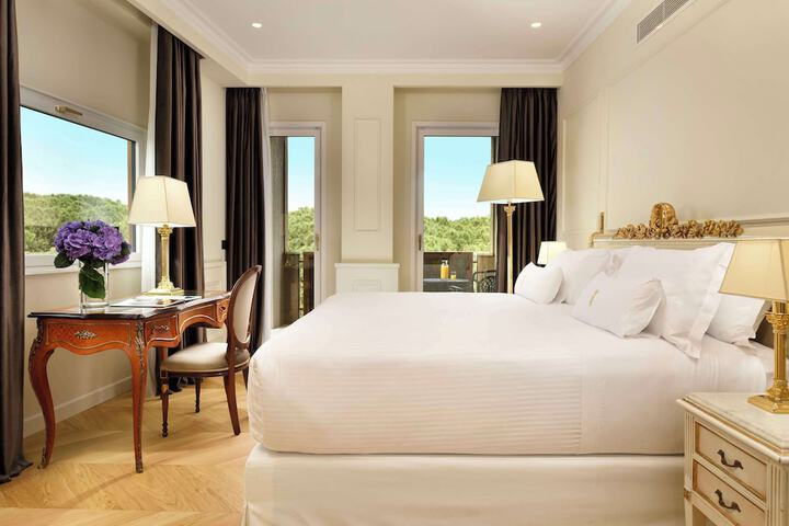 Room 42 of 114