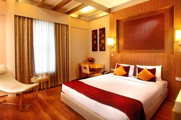 Room 3 of 34
