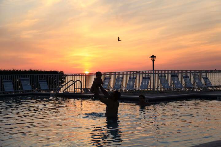 Hotel Pool