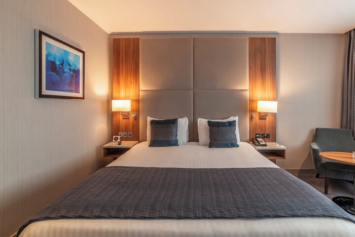 Room 12 of 74
