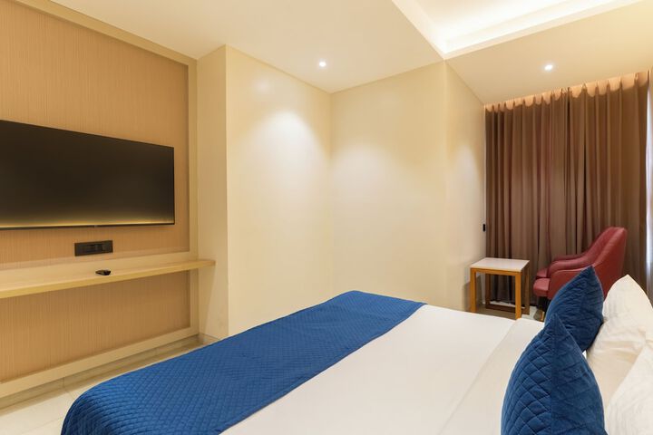 Room 16 of 37