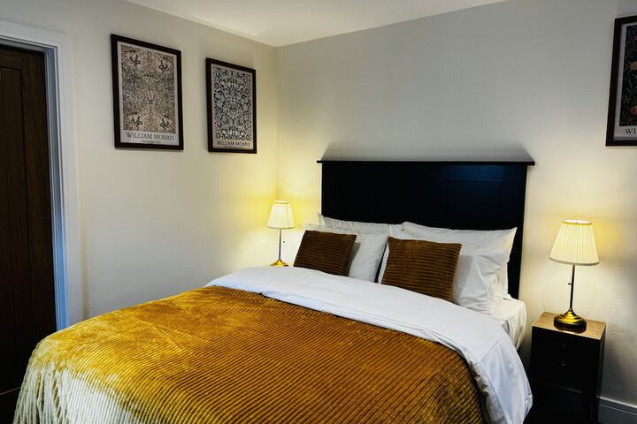 Room 2 of 16