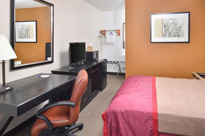 Room 18 of 39