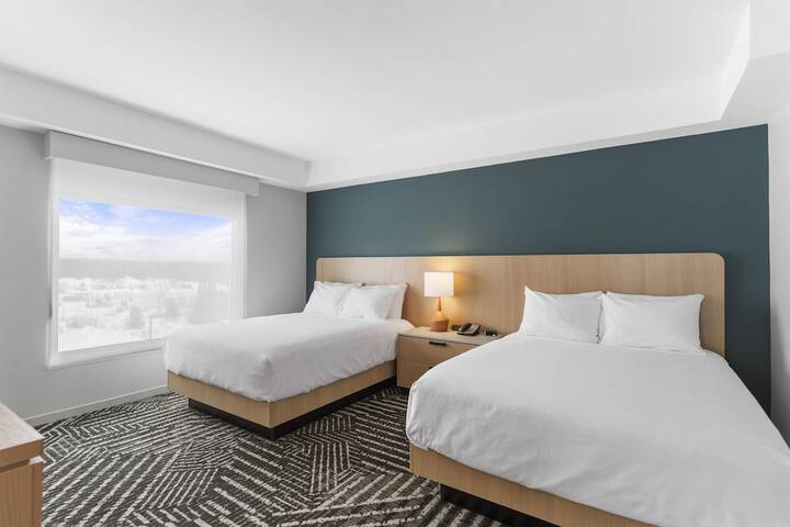 Room 32 of 103