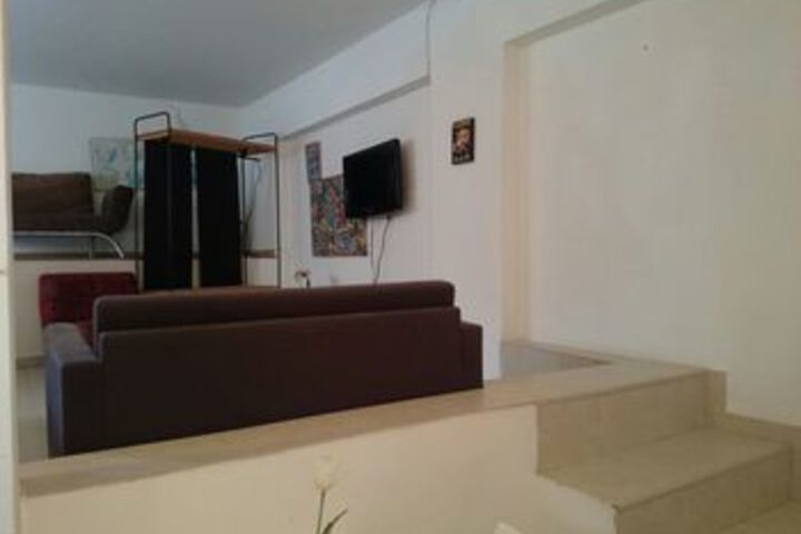 Room 28 of 133