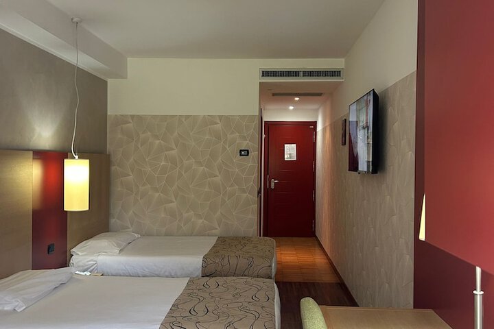 Room 22 of 64