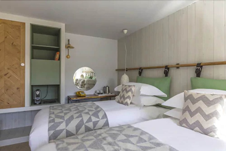 Room 18 of 68
