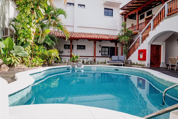 Pool Hotel