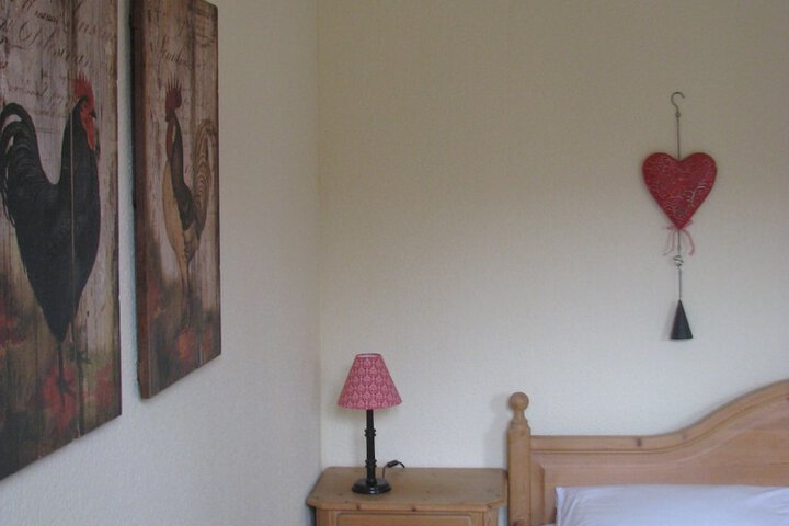 Room 11 of 32