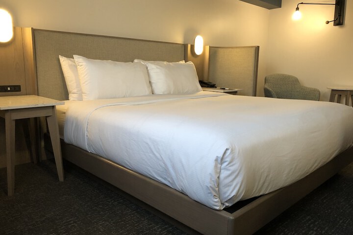 Room 9 of 61