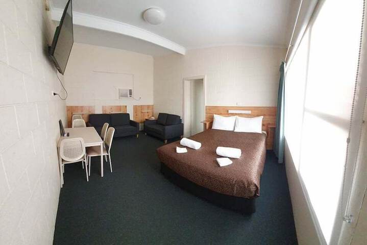 Room 25 of 67