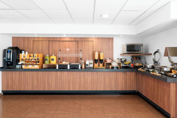 Breakfast/Coffee Service 54 of 67