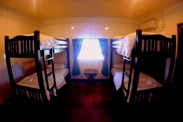 Room 18 of 114