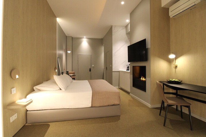 Room 120 of 780