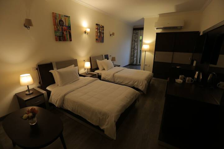 Room 34 of 139