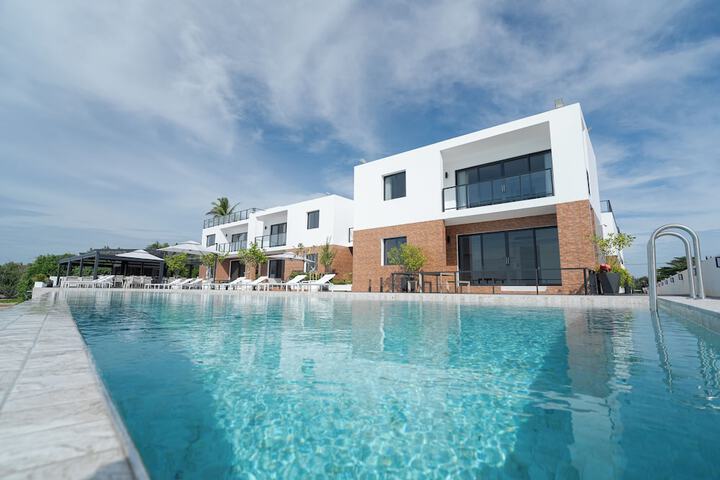 Pool 16 of 29