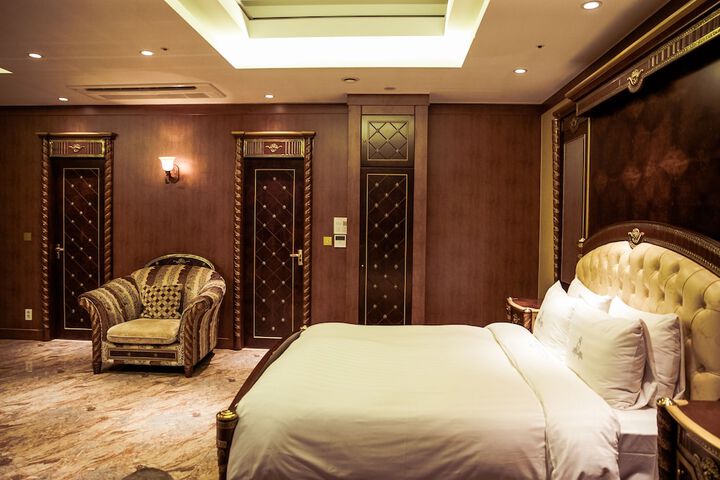 Room 21 of 69