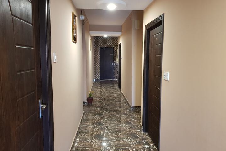 Ballroom/Hall 36 of 39