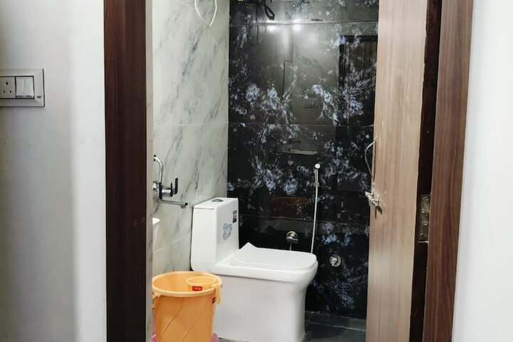Room 16 of 20
