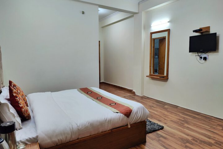 Room 18 of 38