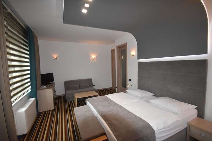Room 18 of 42