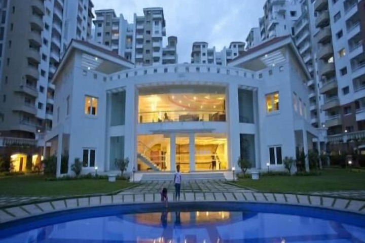 Hotel with Pool