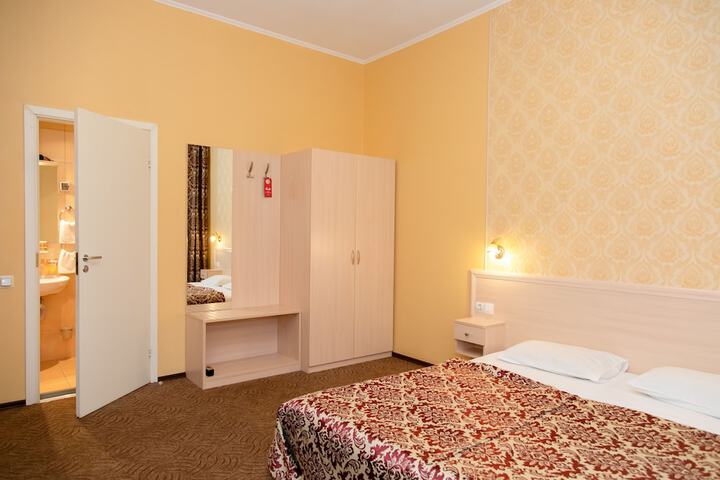 Room 28 of 116
