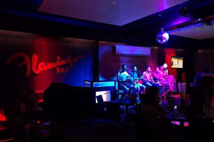 Lounge 55 of 73
