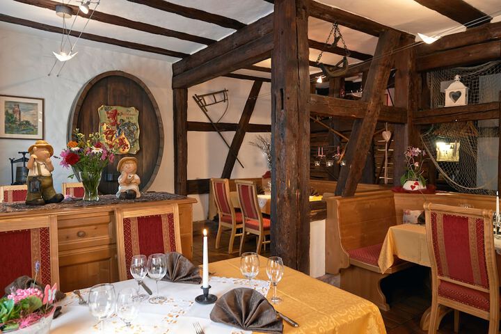 Dining 5 of 6