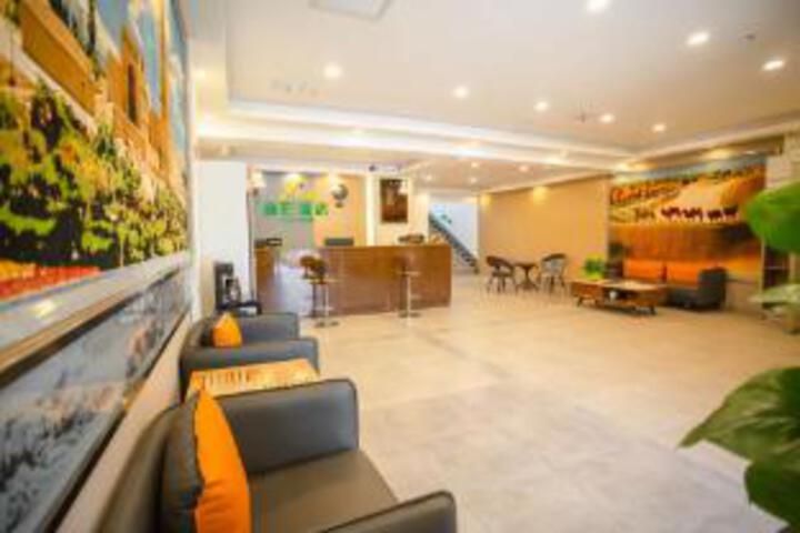 Yijia Hotel (Huoyanshan Road Branch)
