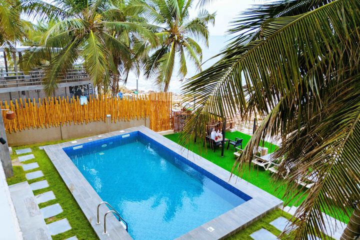 Pool 54 of 67