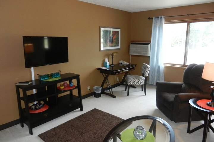 Room 3 of 28
