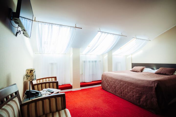 Room 17 of 35