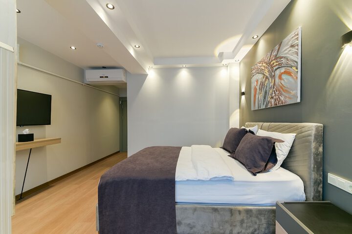 Room 7 of 34