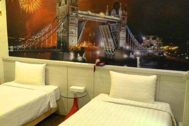 Room 21 of 41