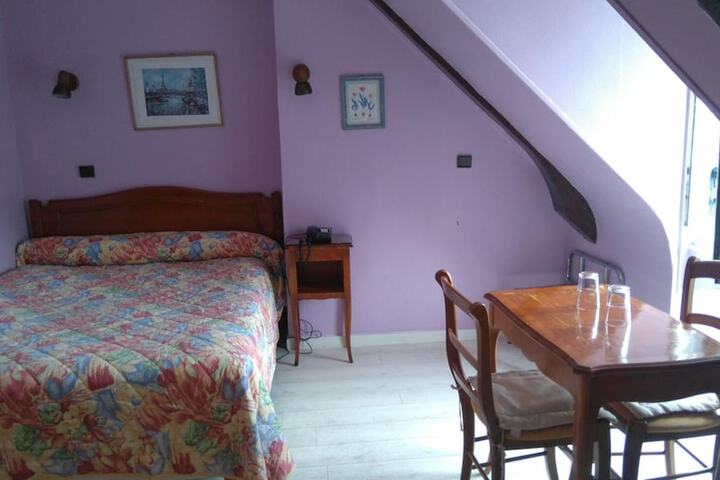 Room 5 of 20