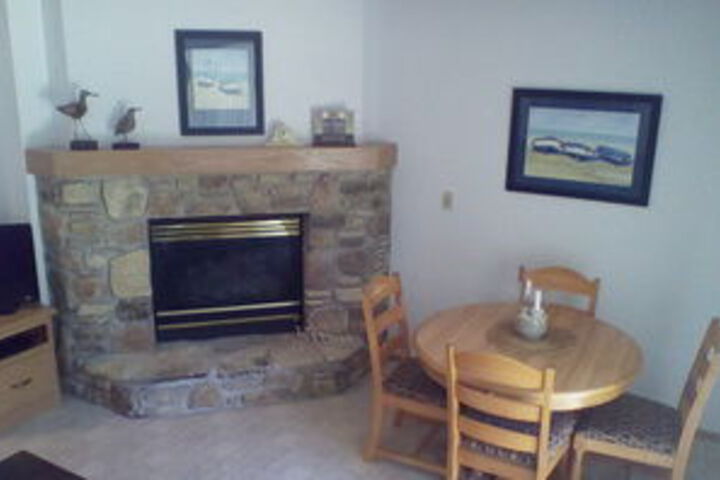Room 10 of 16
