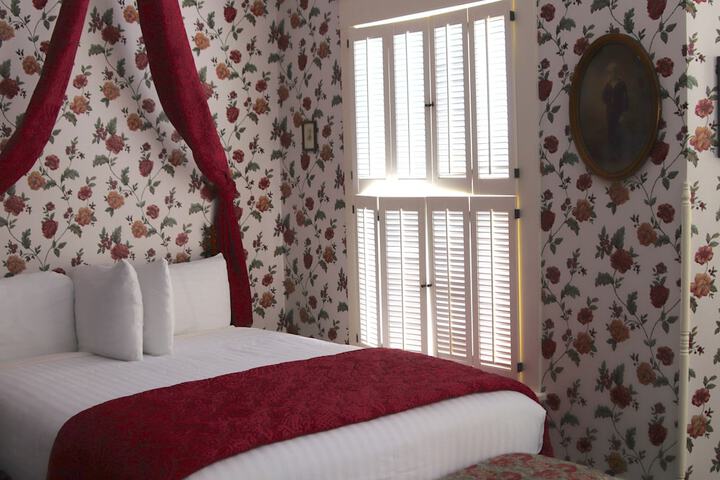 Room 48 of 112