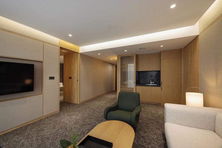 Room 6 of 50