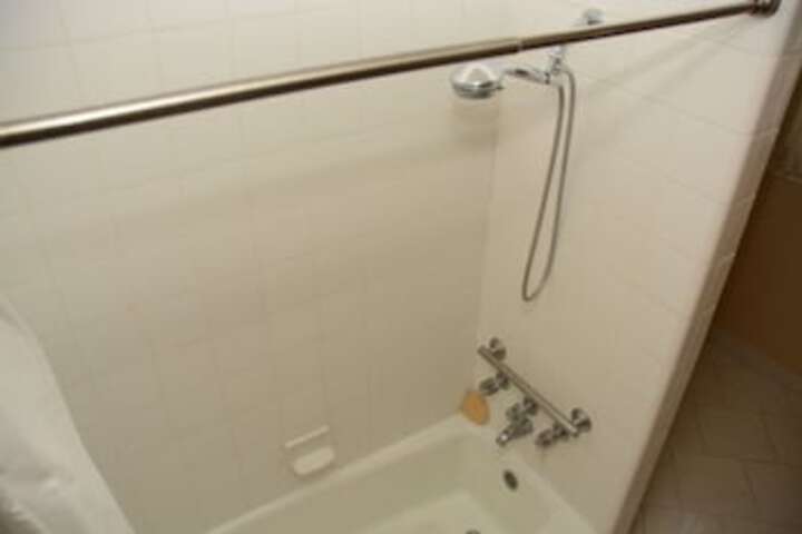 Room 163 of 252