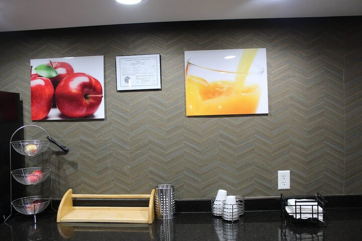 Breakfast/Coffee Service 82 of 109