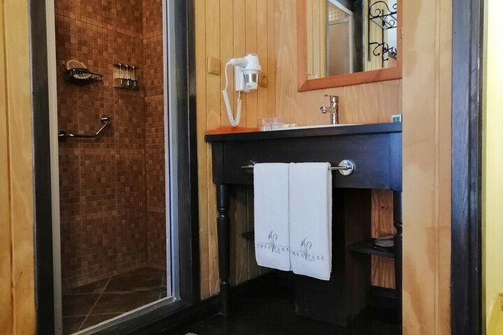 Room 30 of 46
