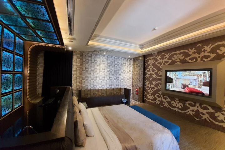 Room 20 of 63