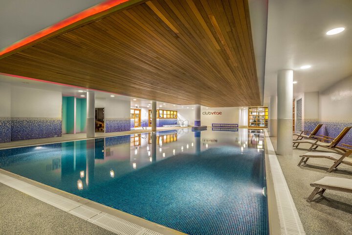 Hotel with Pool