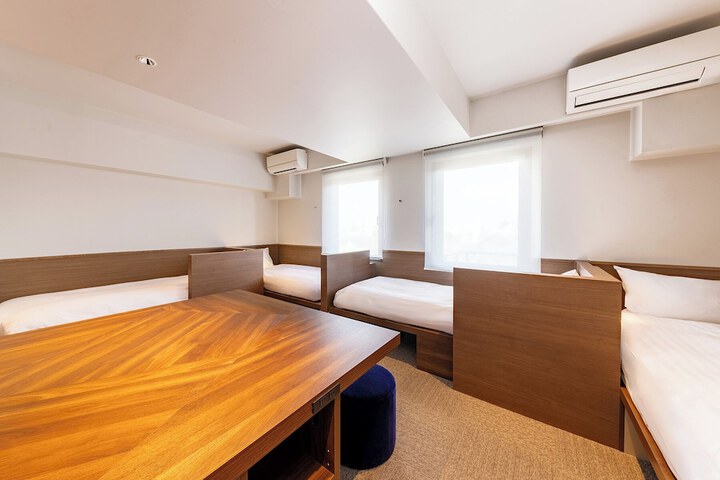 Room 26 of 46