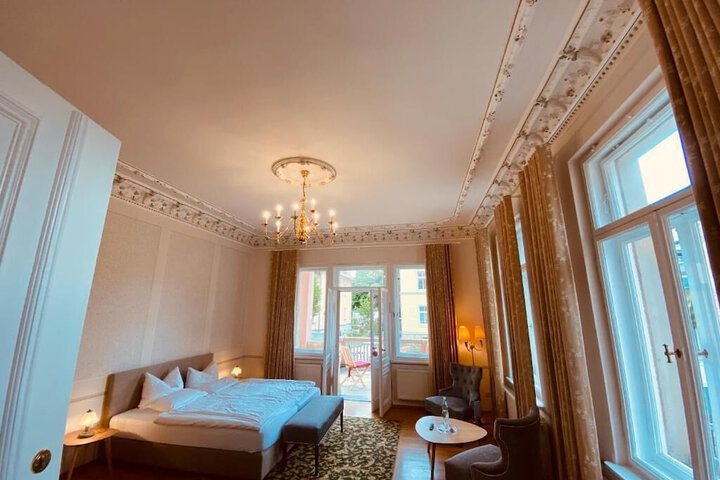 Room 3 of 36