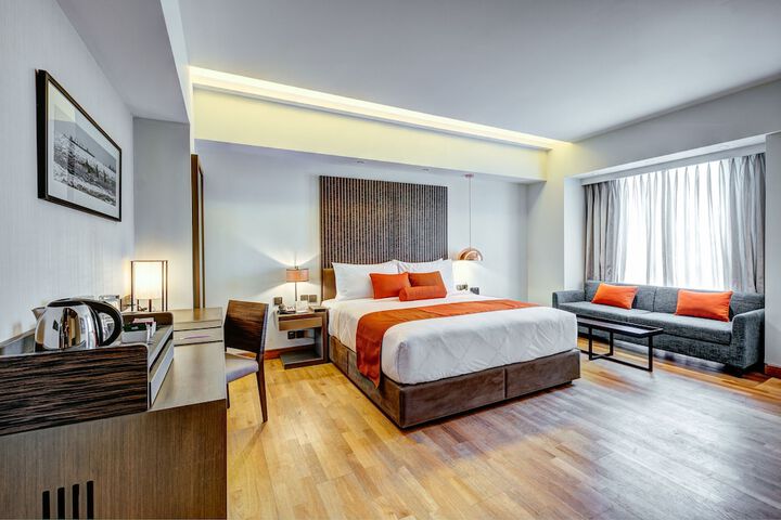 Room 13 of 71