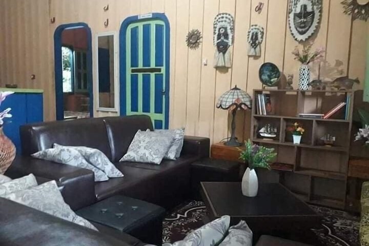 Room 9 of 25